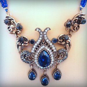 ANTIQUE ROSEGOLD OVER LADY'S BLUE STONE NECKLACE